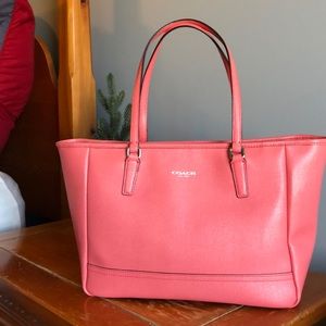 🍑 Peach Coach Handbag 🍑